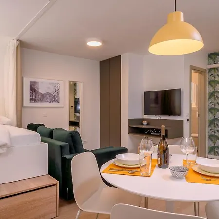 Blue And شقة سبليت