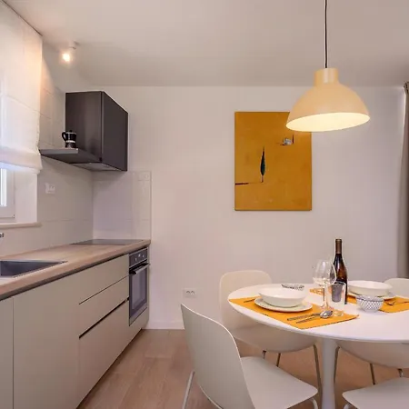 Blue And * سبليت